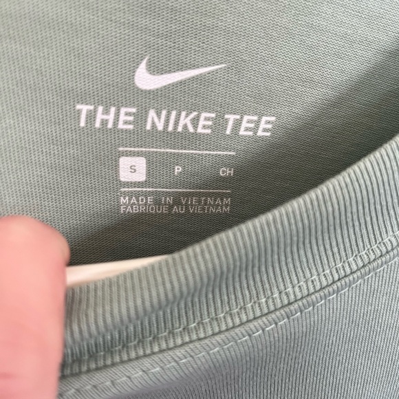 Nike Men’s The Dept. of Nike Archives Short Sleeve Tee in Size Small. - Picture 5 of 6